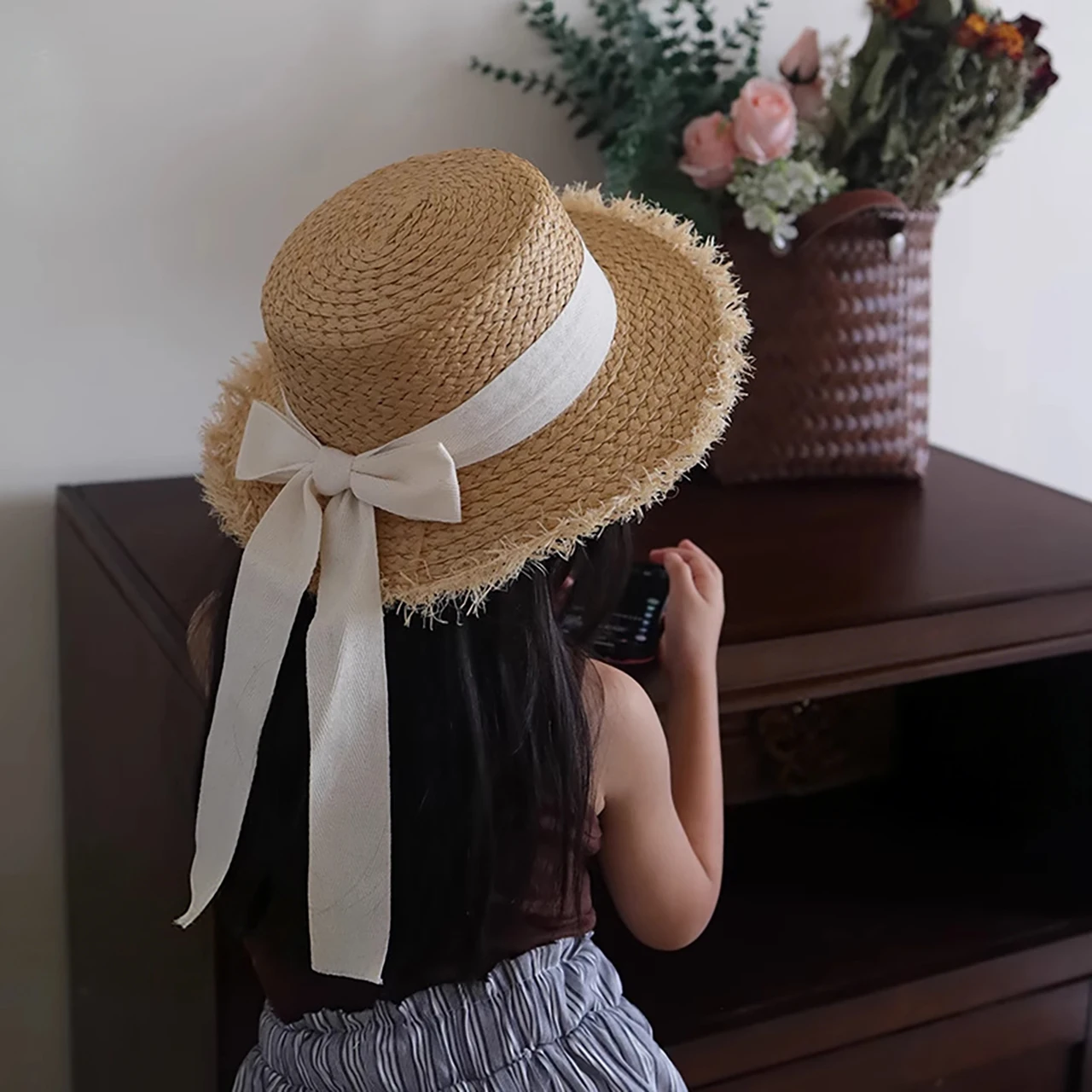 Kids Wide-Brim Straw Fedora Hat with Vintage Bow – Unisex Sun Visor - Image 3