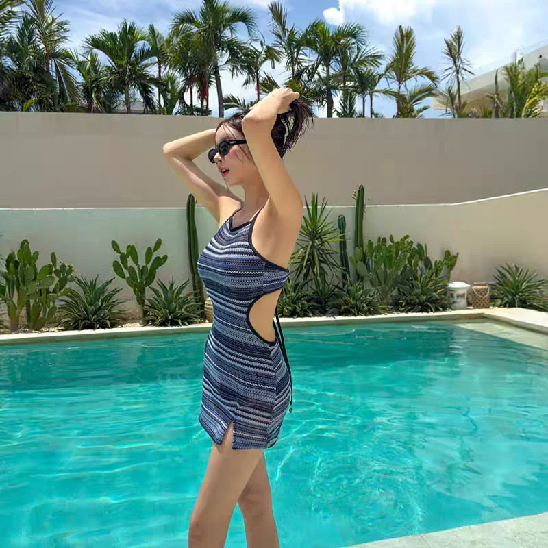 2025 New Women's One-Piece Bikini Slim Fit Stripe Retro Backless Sexy Thermal Spring Resort Vacation Swimwear Nylon Material - Image 2