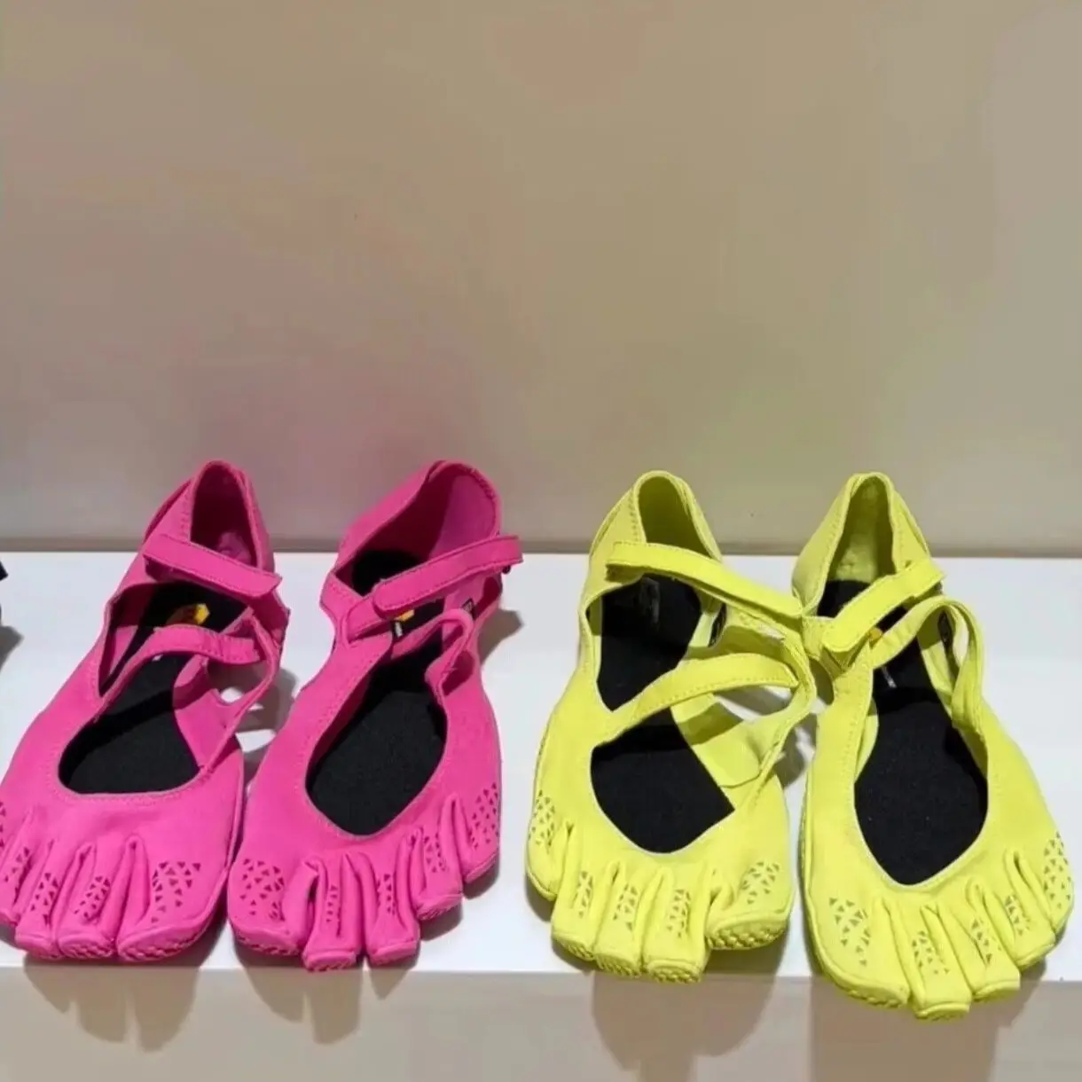 Women's Five‑Finger Yoga Shoes – Cotton Upper, Waterproof Rubber Sole - Image 3