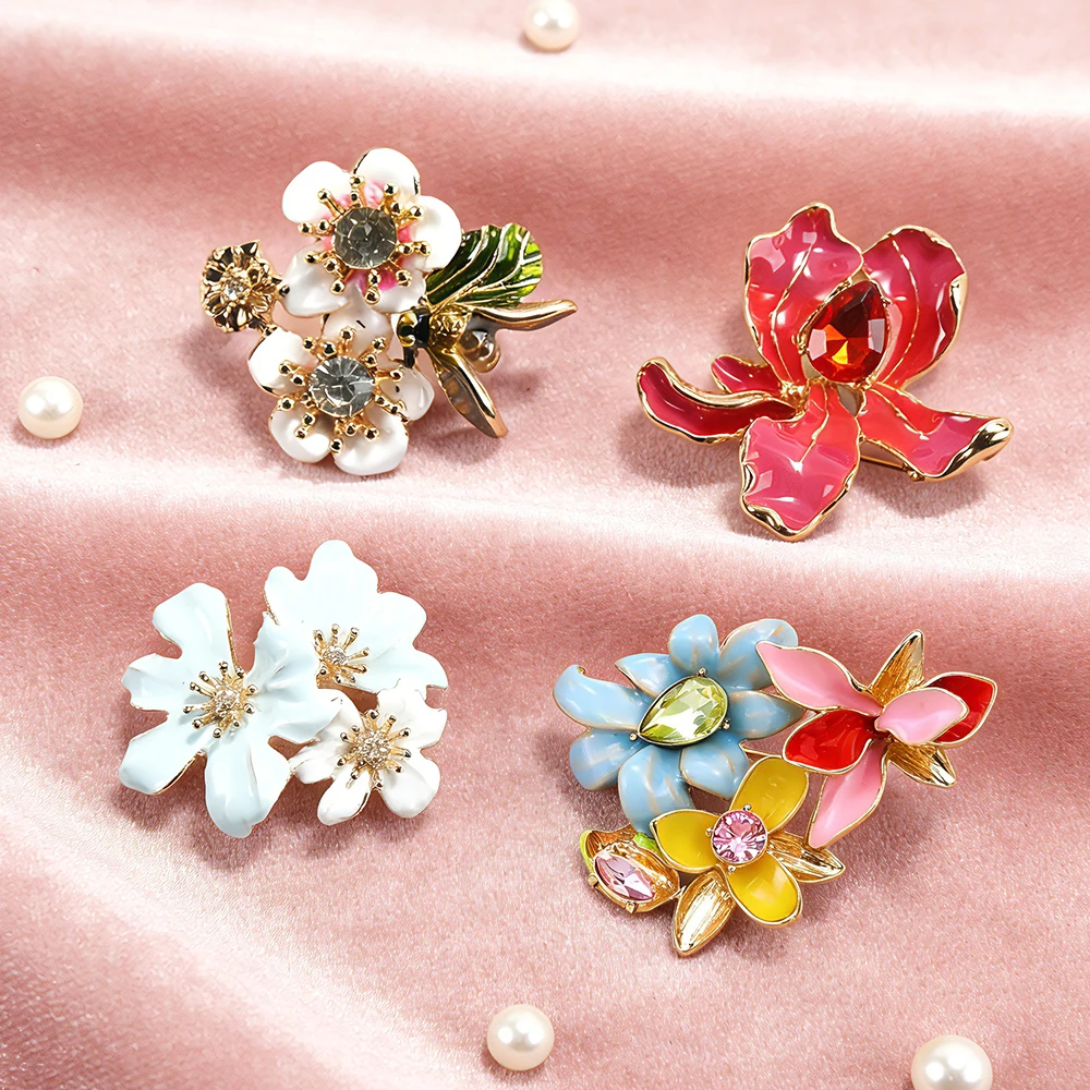 4-Piece Vintage Floral Brooch Set – Hand‑Painted Enamel & Crystal Accents - Image 3