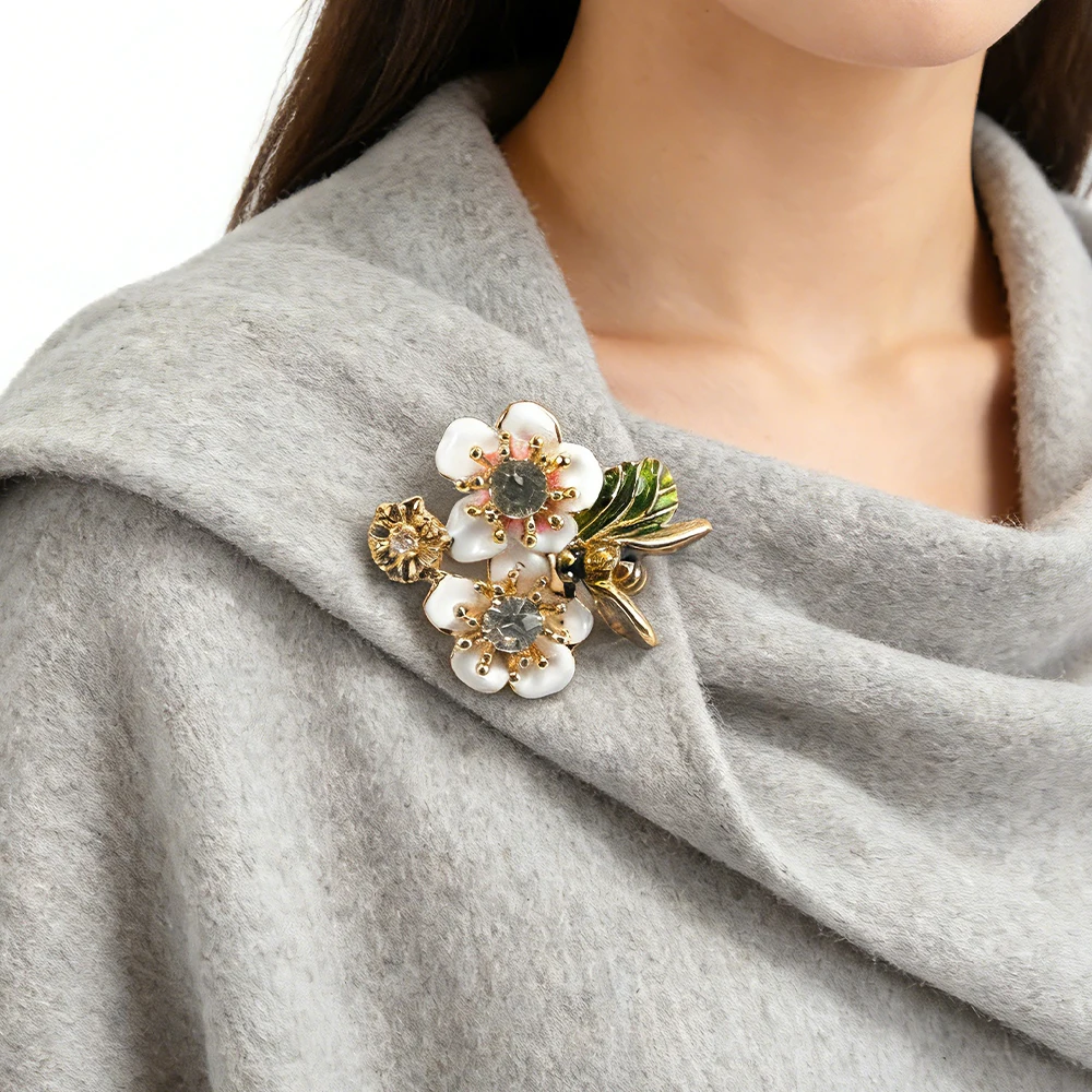 4-Piece Vintage Floral Brooch Set – Hand‑Painted Enamel & Crystal Accents - Image 5