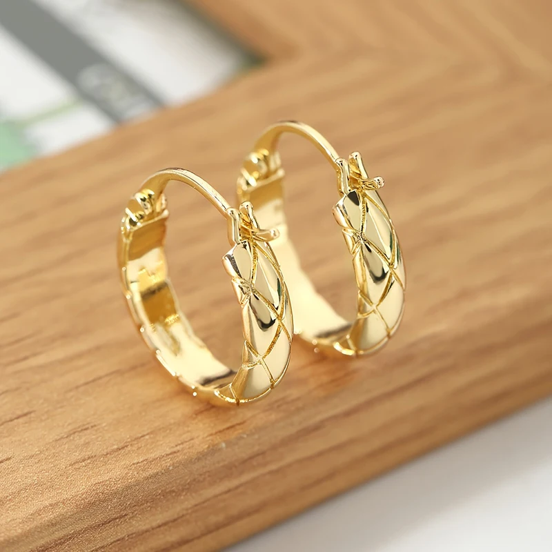 Huitan Copper Alloy Geometric Grid Hoop Earrings – Glossy Finish