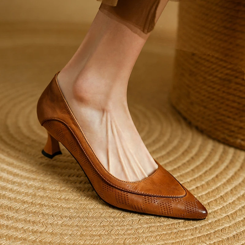 Women's Cow Leather Pointed-Toe Kitten Heel Pumps with Buckle Strap