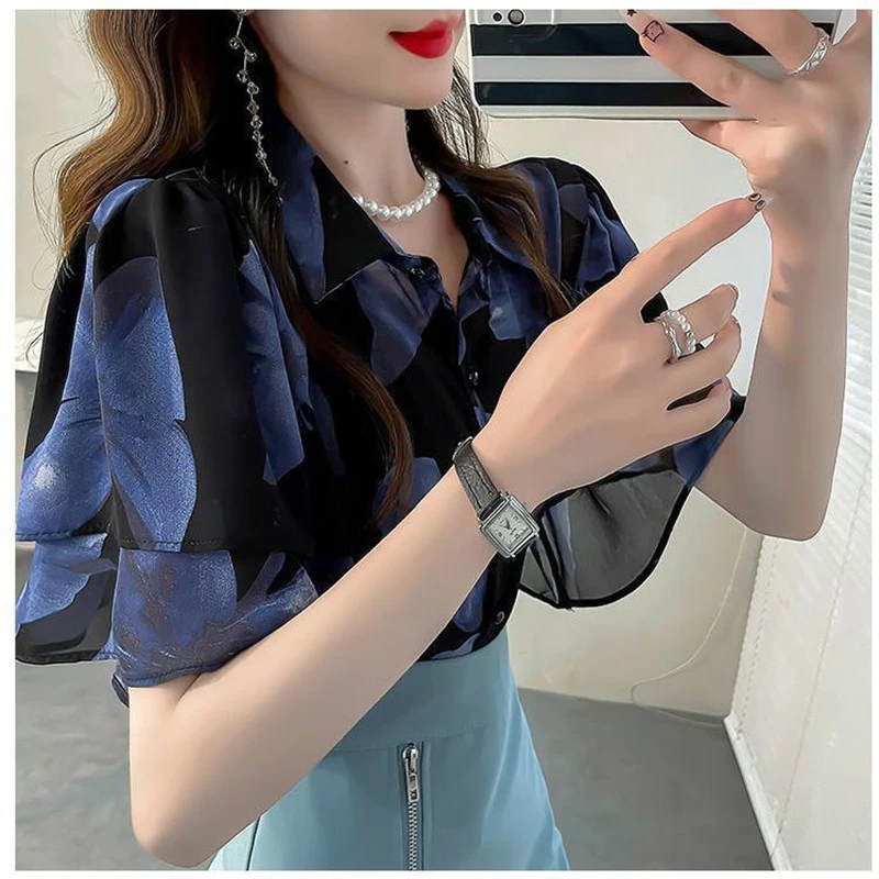 Women's Printed Butterfly Sleeve Blouse - view 4
