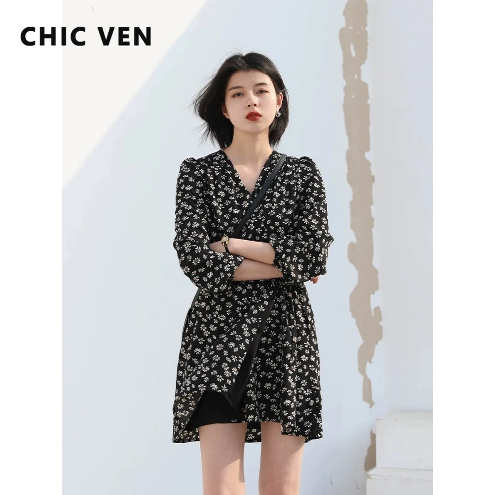 Women's Black Floral V-Neck Long Sleeve Mini Dress