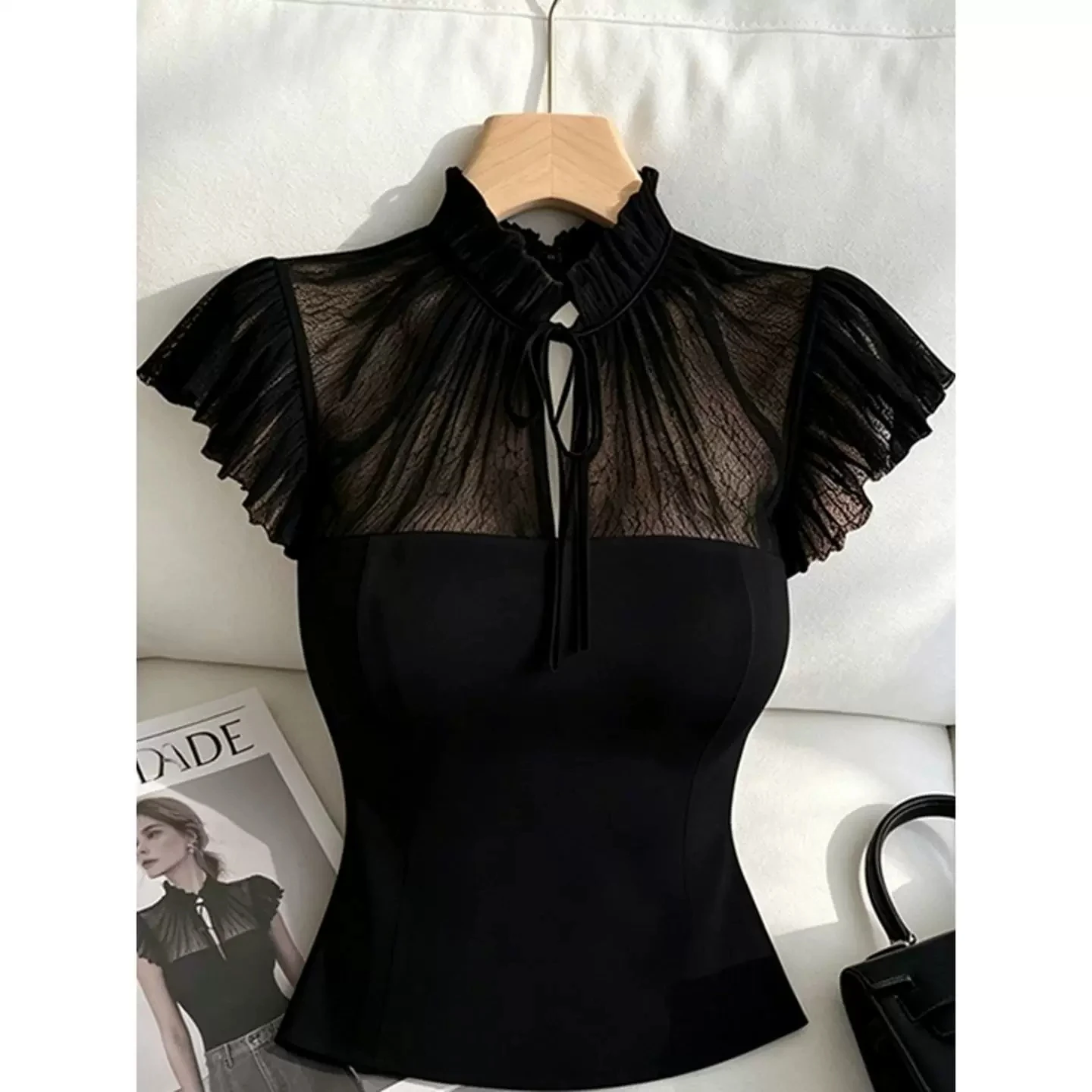2026 New Summer High-End Unique Stylish Black Lace Splicing Waist-Cinching Top French Style Fashionable Women's T-shirt - Image 6