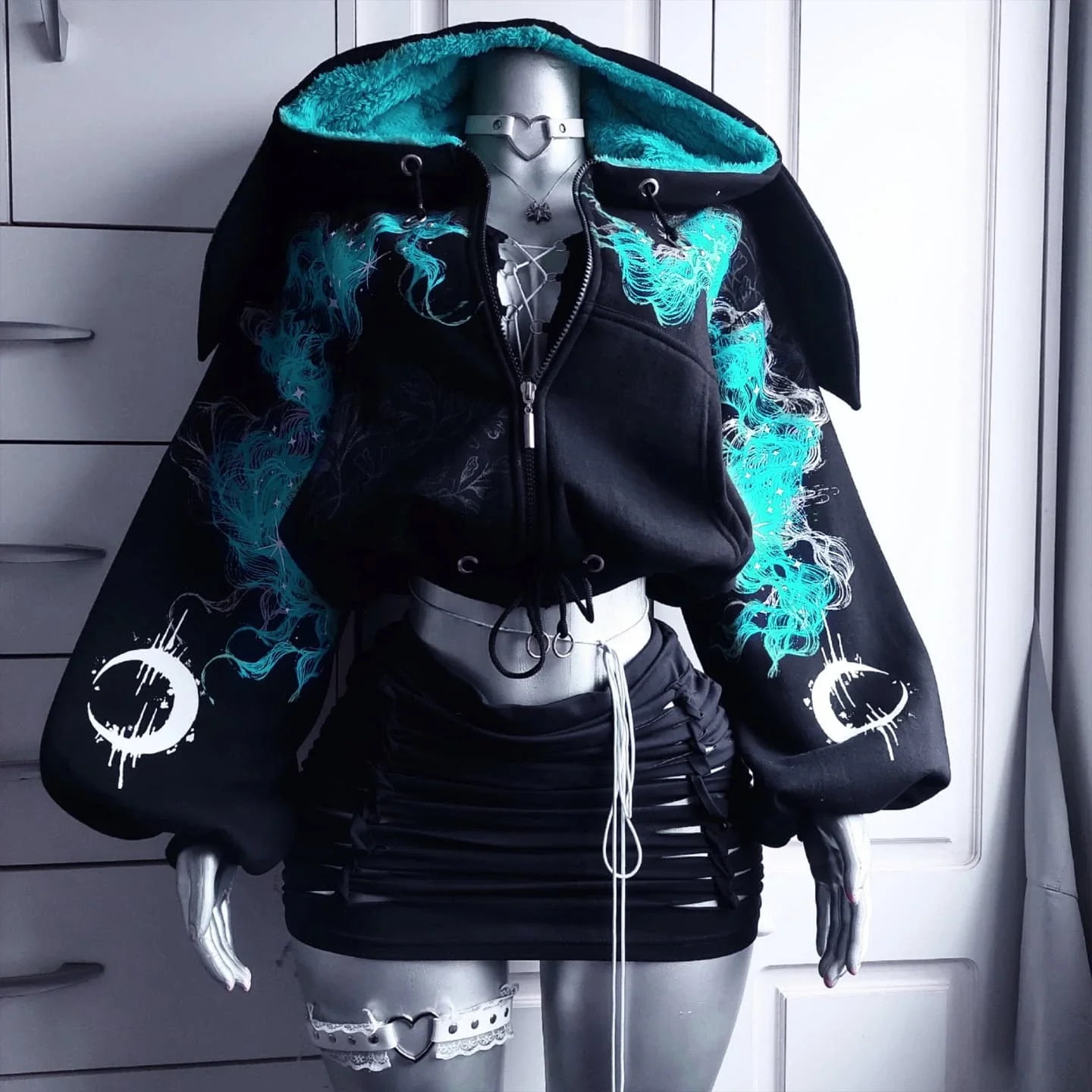 Women Gothic Star Moon Print Fleece Lined Hoodie Bat Wing Back Chain Zip Up Cropped Drawstring Y2K Punk Streetwear Sweat Jacket - Image 5