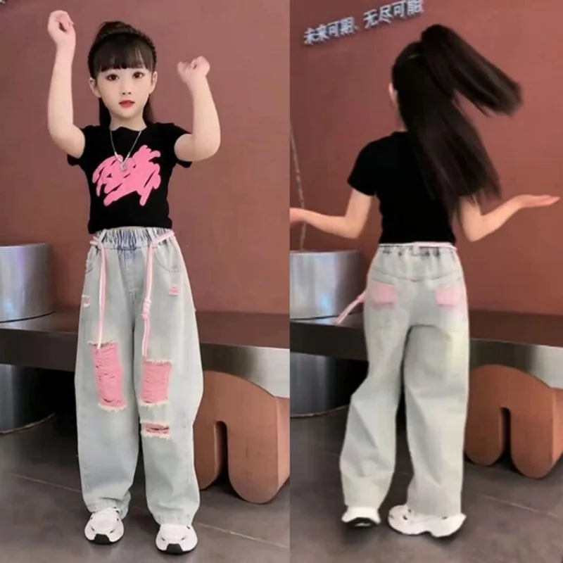 Girls' 3D Graffiti Short Sleeve Top & Ripped Denim Pants Set - Image 4