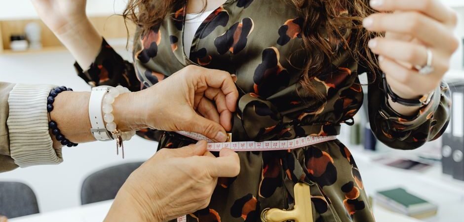 The Ultimate Guide to Perfect Fits: How to Shop for Clothing Online with Confidence