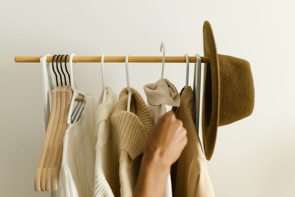 The Art of Less: How to Build a Sustainable Capsule Wardrobe on a Budget