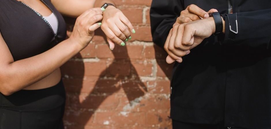 Wrist Wars: How to Choose Between a Smartwatch and a Fitness Tracker
