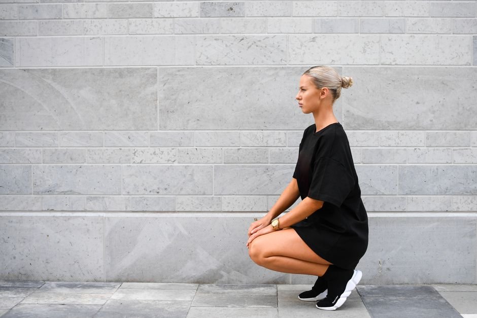 The Art of the Drape: Mastering the Oversized Look Without Losing Your Shape
