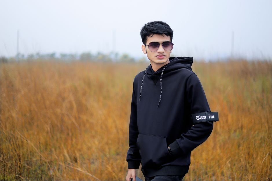 The Art of the Hoodie: From Loungewear to High-Fashion Staple