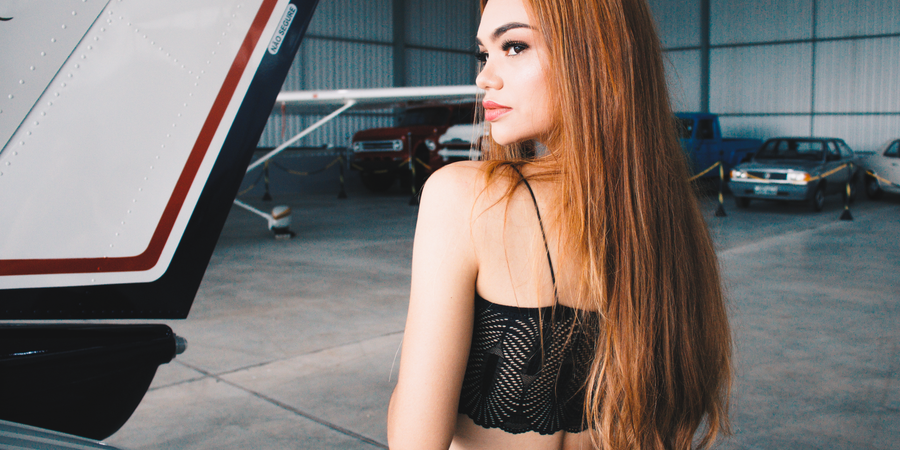 Jet-Set Styling: The Essential Hair Accessories You Need for Your Next Trip